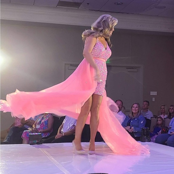 Fun Fashion Ashley Lauren Size 10 - Picture 12 of 13